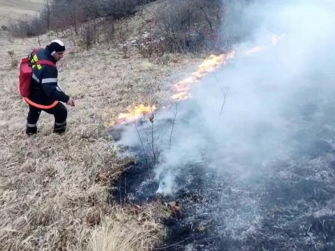 Qusarda dağlıq ərazi yanır