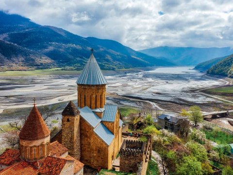Gürcüstanın turizm gəlirlərində REKORD