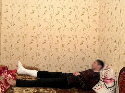 Abonent “Azəriqaz”ın əməkdaşının barmağını qırdı - FOTO