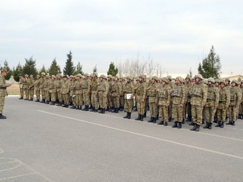 Ehtiyatda olan hərbçilərin orduya çağırışı davam edir - VİDEO