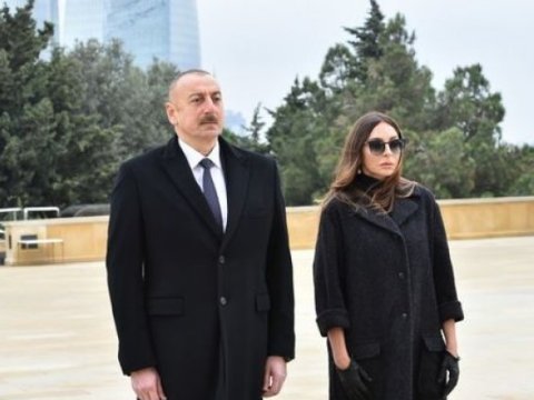 İlham Əliyevlə Mehriban Əliyeva Şəhidlər xiyabanında