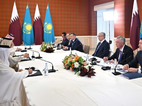 Tokayev Qətər baş naziri ilə danışıqlar apardı