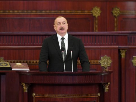Xarici siyasət istiqamətində yeni üfüqlər açmalıyıq