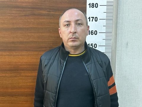 İnsanları tibbi avadanlıq gətirmək vədi ilə aldatdı