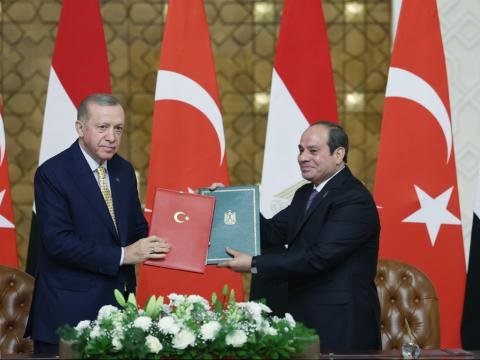 Sisi apreldə Türkiyəyə gəlir