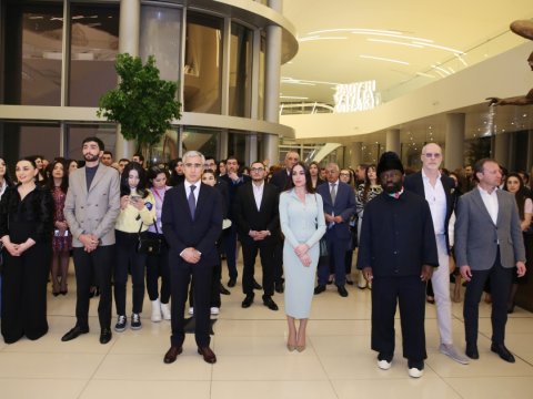 Heydər Əliyev Mərkəzində sərgi keçirilir - FOTOLAR