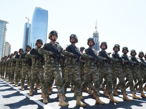 Qanun təsdiqləndi: Hərbçilərin pensiya yaşı ARTIRILDI