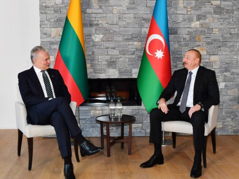 İlham Əliyev litvalı həmkarını təbrik etdi