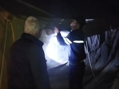 Yaşayış yeri olmayan ailəyə çadır quruldu - VİDEO