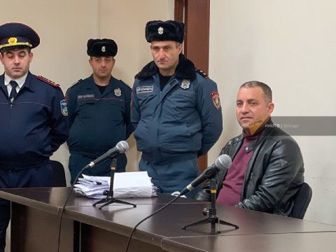 Məhkəmə sabiq naziri ev dustaqlığına buraxdı