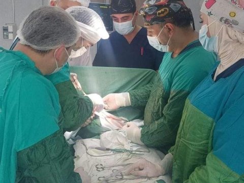 Sumqayıtda birgünlük körpə qida borusundan əməliyyat olundu