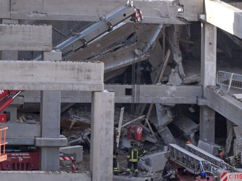 Florensiyada bina çökdü, 3 nəfər öldü