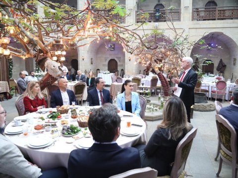 Səfir Bakıdakı ABŞ şirkətlərinin nümayəndələrilə görüşdü
