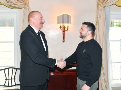 İlham Əliyev Zelenski ilə GÖRÜŞDÜ