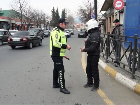Qaydaları pozan sürücü və piyadalar cəzalandırıldı