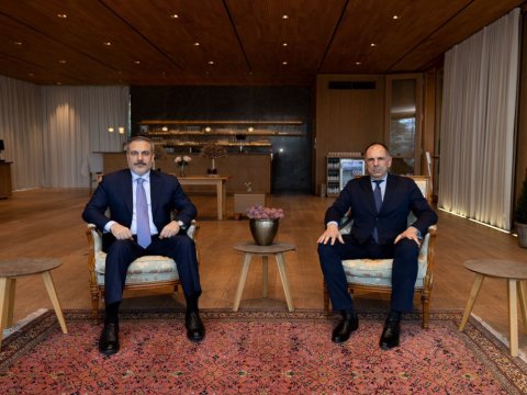 Hakan Fidan yunan həmkarı ilə görüşdü 