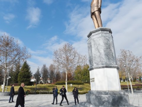 İlham Əliyev Ankarada Ulu Öndərin abidəsini ziyarət etdi - FOTO