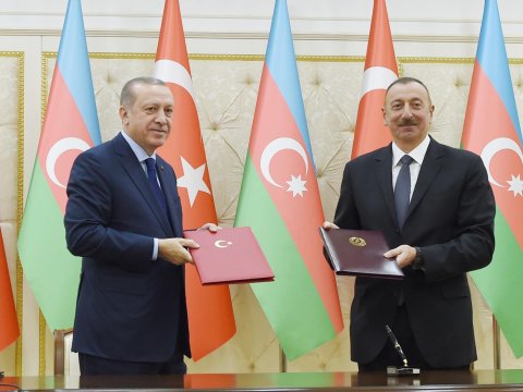 Azərbaycan-Türkiyə sənədləri imzalandı