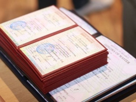 30 iddiaçıya diplom və attestatlar təqdim edildi