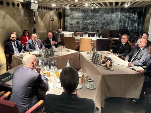 Bakı-İrəvan təmaslarında yenilik: Şoltsun təkbaşına vasitəçiliyi nə vəd edir...