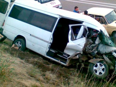 Salyanda mikroavtobus aşdı - 6 nəfər yaralandı