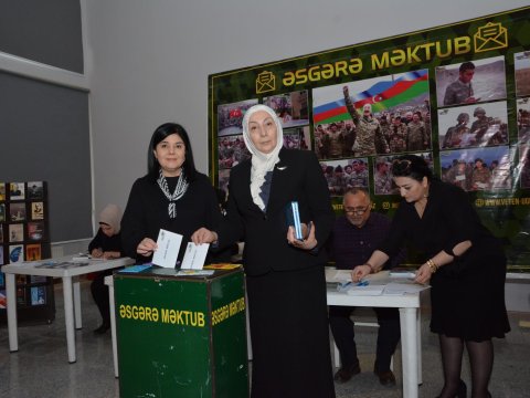 Abşerondan 5000 kitab əsgərlərə göndərildi - FOTOLAR
