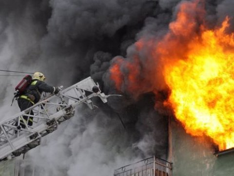 Bakıda yaşayış binasında YANĞIN