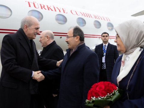 Numan Kurtulmuş Bakıya gəldi