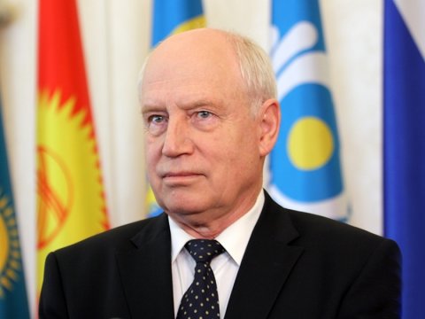 Lebedev Əli Əsədovu təbrik etdi 