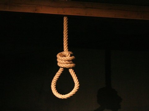 17 yaşlı gənc intihar etdi 