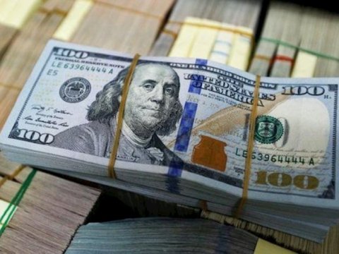 Hərracda dollara təlabat 100 milyondan artıq olub