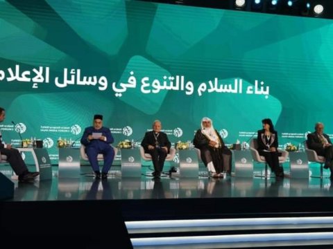 Şeyx medianın qlobal sülh prosesindəki rolundan DANIŞDI