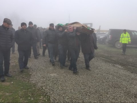 Mövlud Süleymanlı dəfn olundu - Prezident və xanımı əklil göndərdi