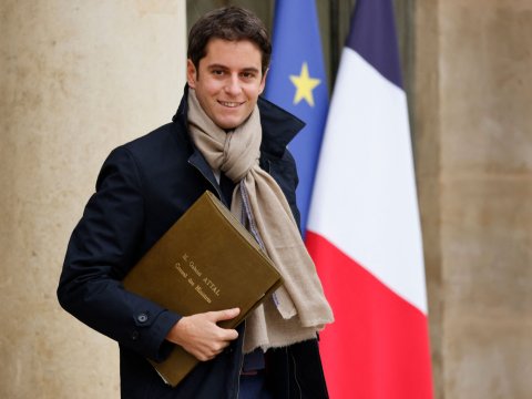 Fransa baş naziri Ermənistana GEDİR