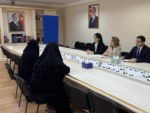 Ombudsman Suriyadan gətirilən azərbaycanlılarla görüşdü