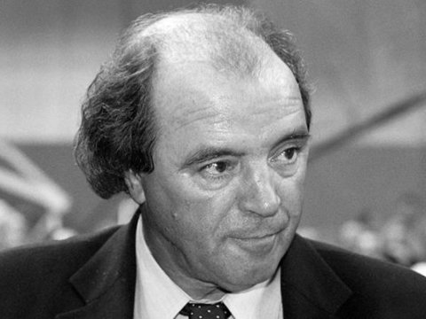 Tanınmış baş məşqçi vəfat etdi