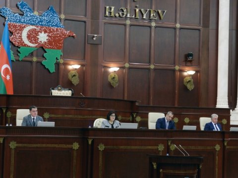 “Məişət zorakılığının qarşısının alınması haqqında” qanun layihəsi TƏSDİQLƏNDİ