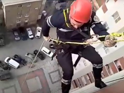 Bakıda köməksiz azyaşlılar belə xilas edildilər