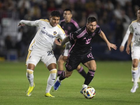 Messi komandasını məğlubiyyətdən xilas etdi