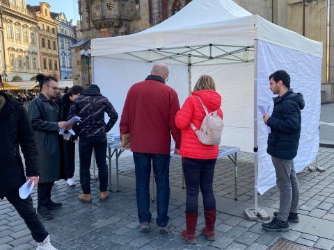 Praqada Xocalıya hərs olunmuş flaş-mob keçirilib - FOTO