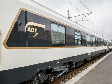 “Stadler” qatarında tüstülənmə - VİDEO