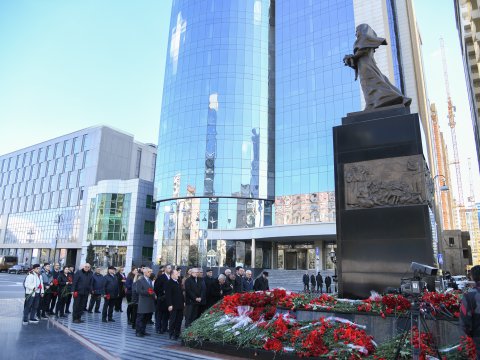 BMU-nun kollektivi Xocalı soyqırımı abidəsini ziyarət etdi - FOTO