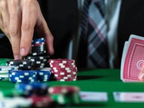 Gürcüstanda valideynlərin 10 faizi uşaqlarına qumar pulu verirmiş