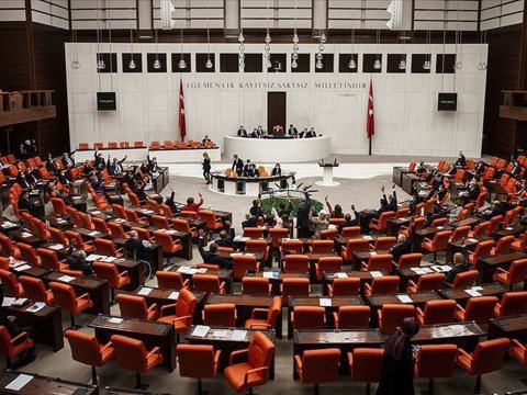 Türkiyə parlamentində müxalifətin daha bir fraksiyası YARADILIR