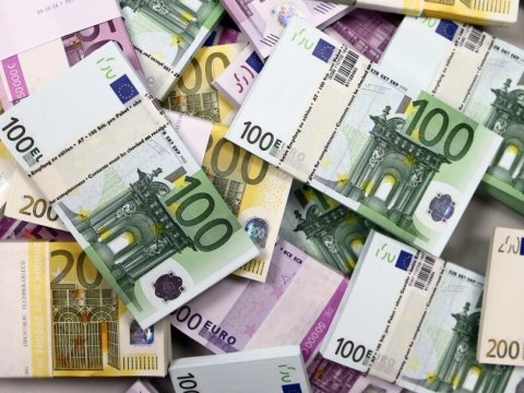 Ölkəmizə xaricdən pul köçürmələri azalıb