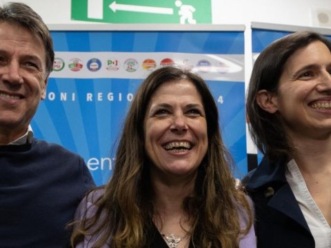 Sardiniya seçkilərində müxalifət qələbə qazandı 