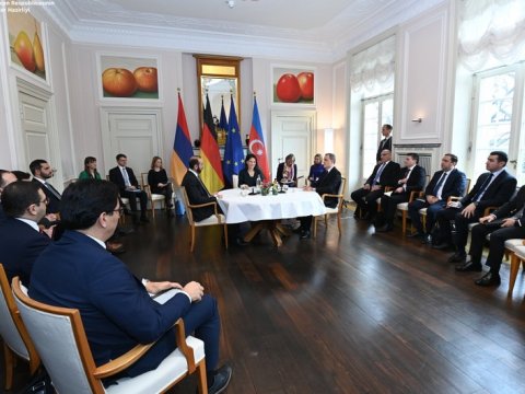 XİN Berlin görüşü barədə məlumat yaydı