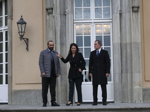 Berlindəki sülh görüşü FOTOLARDA