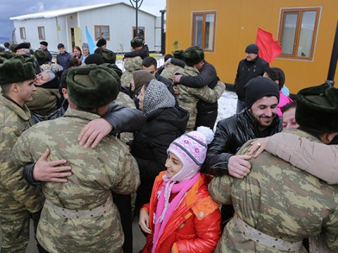 Əsgərlərə 20 günlük məzuniyyət verilsin!