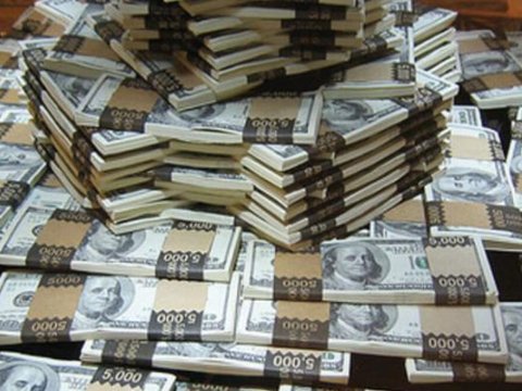 Hərracda dollara təlabat AZALDI